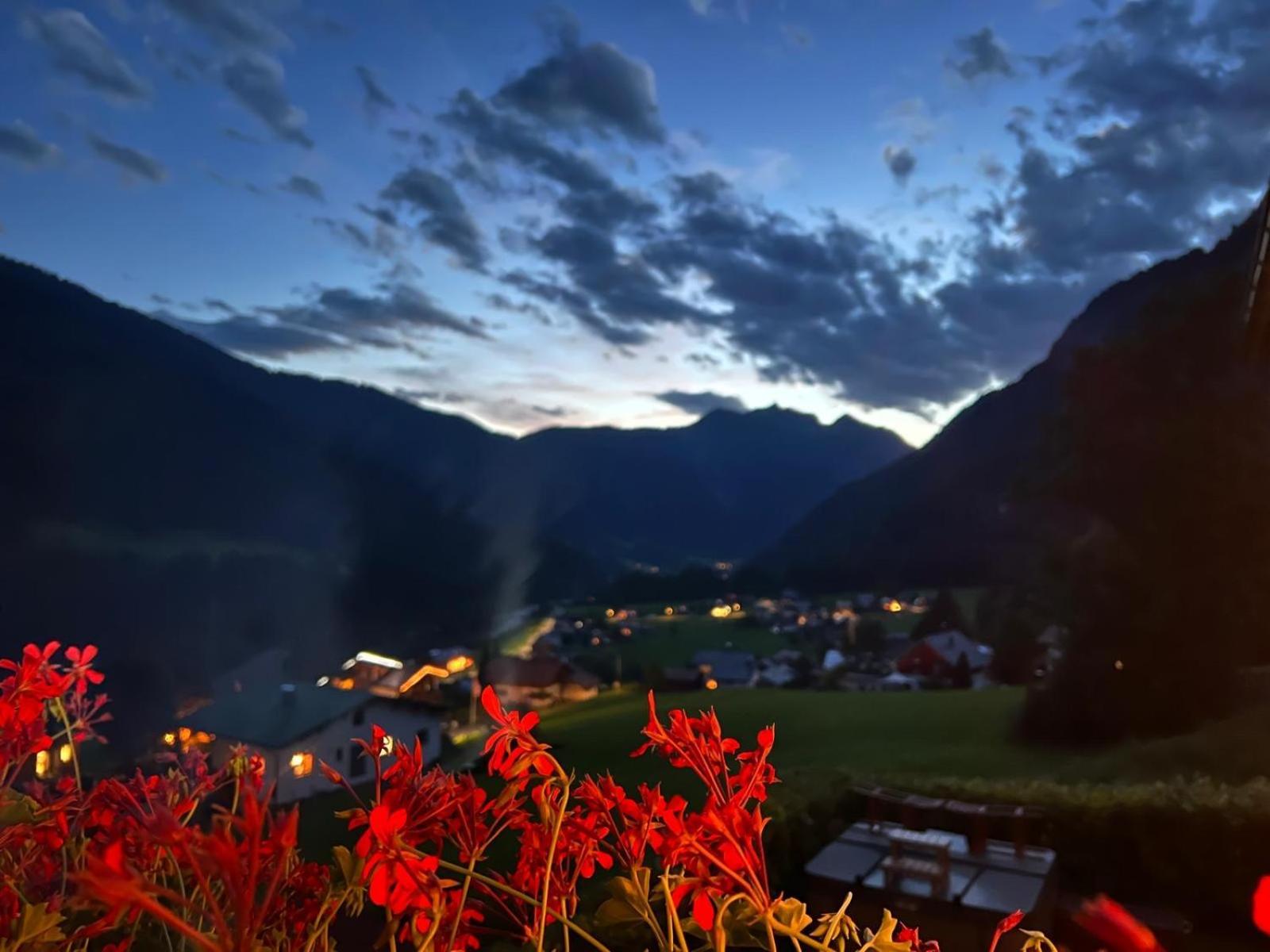 Alpenburg Luxury Apartments Wald am Arlberg Exterior foto